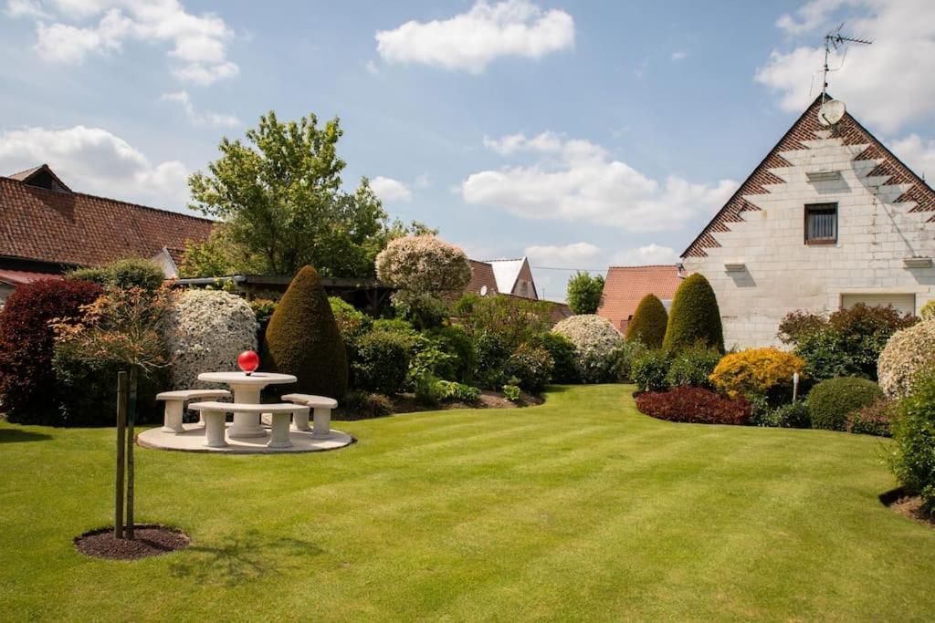 Domaine Des Demoiselles - Gite Et Spa Hauteville  Exterior foto